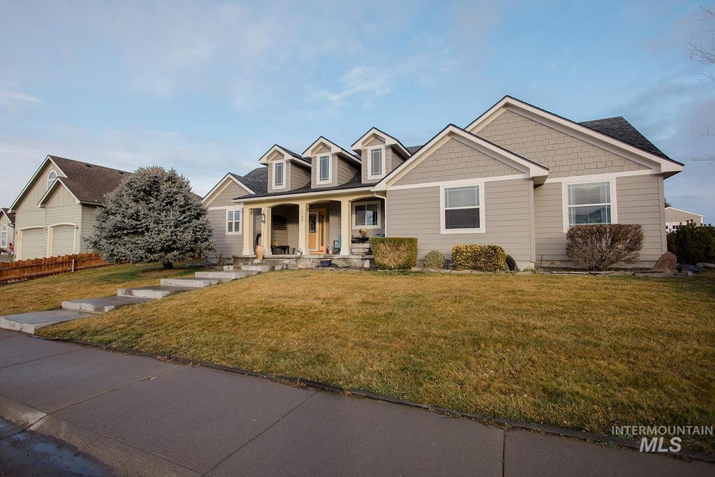 Photo of 1790 NE Cinder Loop, Mountain Home, ID 83647 (MLS # 98974515)