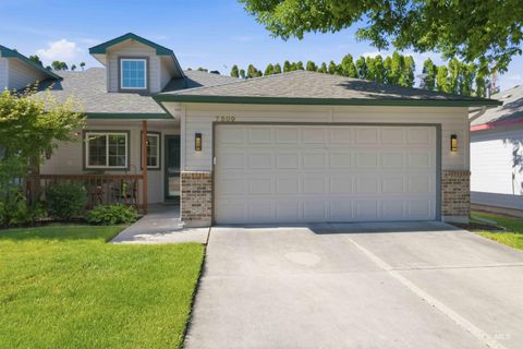 Photo of 7509 W Iron Dr, Boise, ID 83704 (MLS # 98988467)