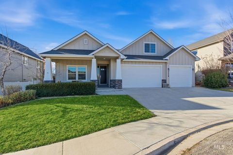 Photo of 3179 N Cherry Laurel Way, Star, ID 83669 (MLS # 98969006)