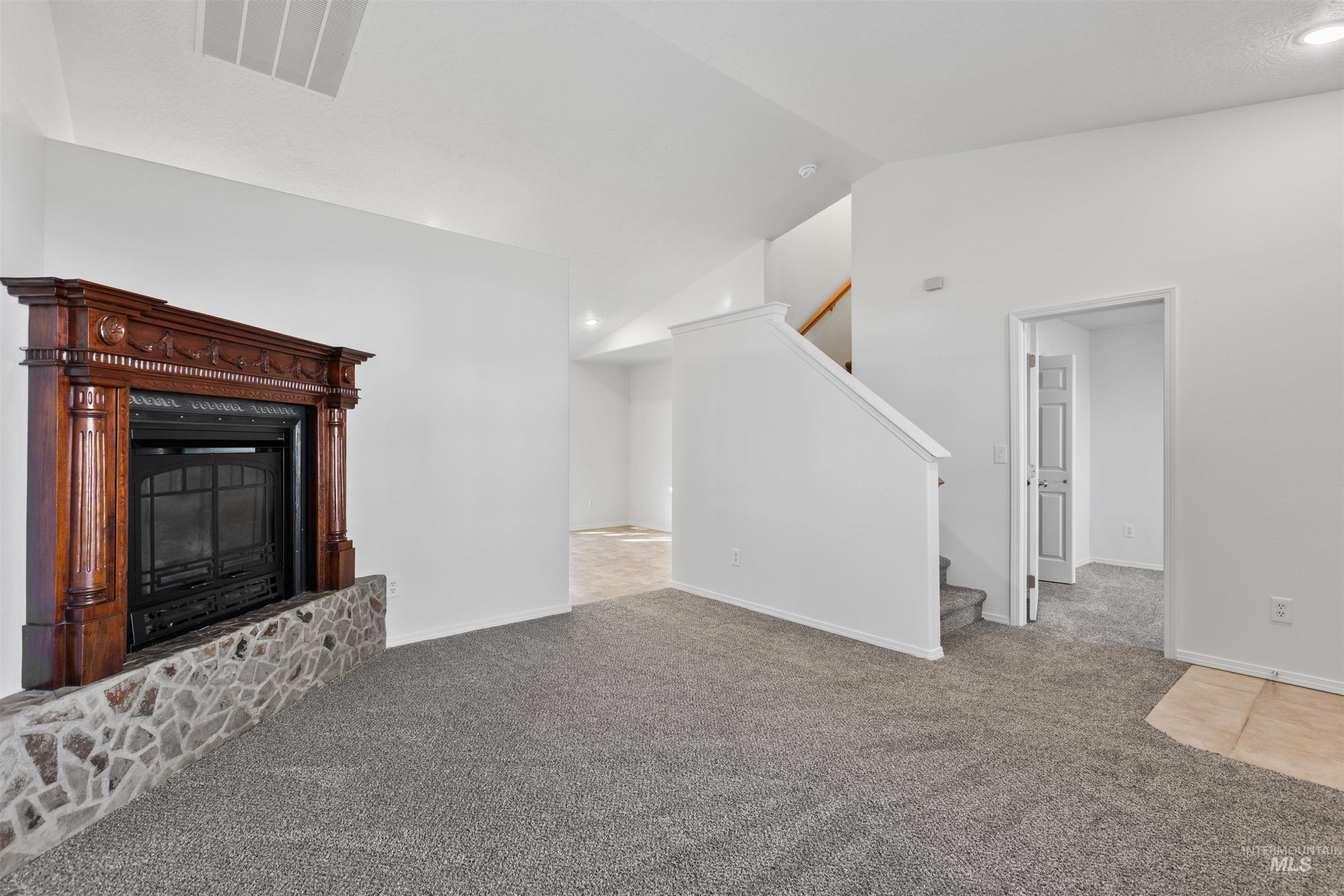 11519 Roanoke Dr