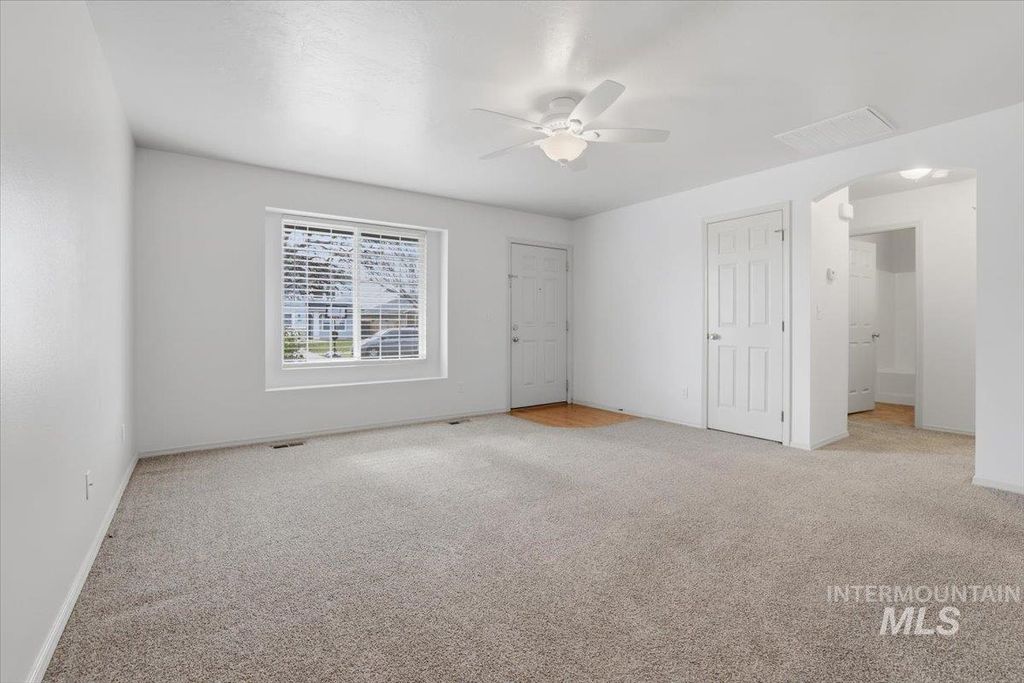 Photo of 250 W White Sands Dr, Meridian, ID 83646 (MLS # 98975312)