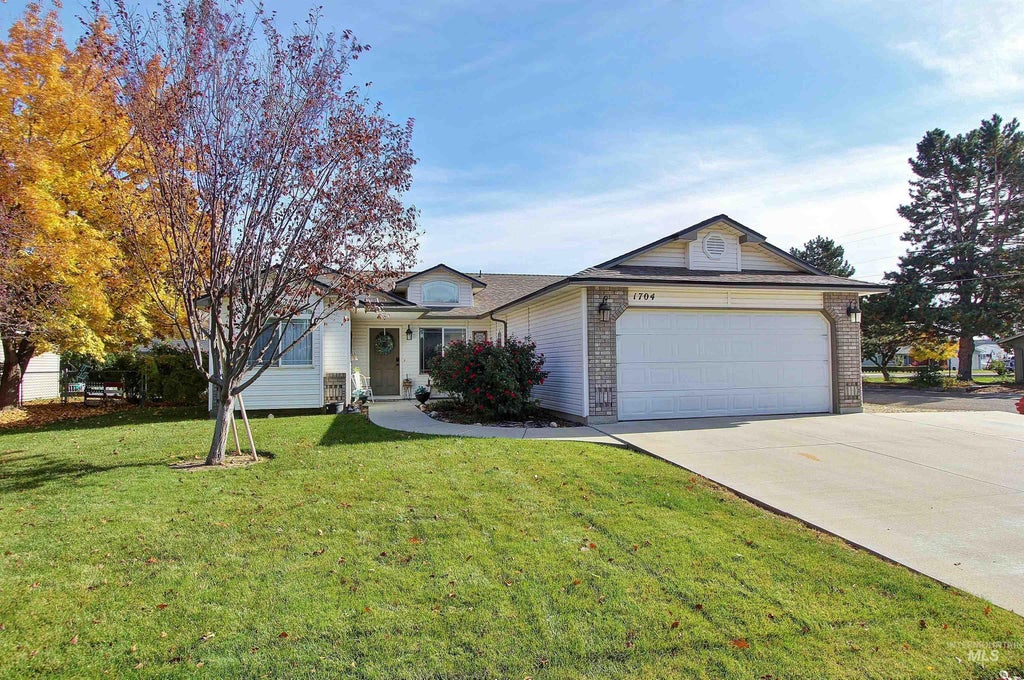 Photo of 1704 Fairoaks Dr, Caldwell, ID 83605 (MLS # 99005181)