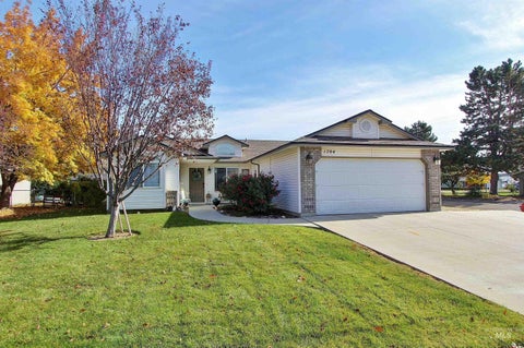 Photo of 1704 Fairoaks Dr, Caldwell, ID 83605 (MLS # 99005181)