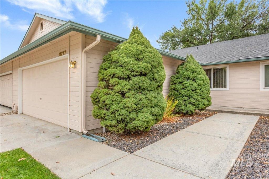 Photo of 9277 W Shoup Avenue, Boise, ID 83709 (MLS # 98963759)