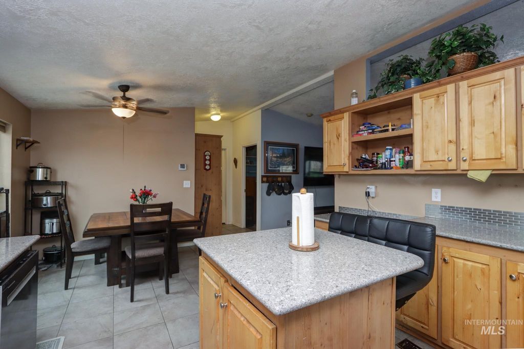 Photo of 1583 Dustin Dr, Vale, OR 97918 (MLS # 98980074)