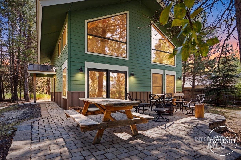 Photo of 84 Golden Place, Donnelly, ID 83615 (MLS # 98998559)