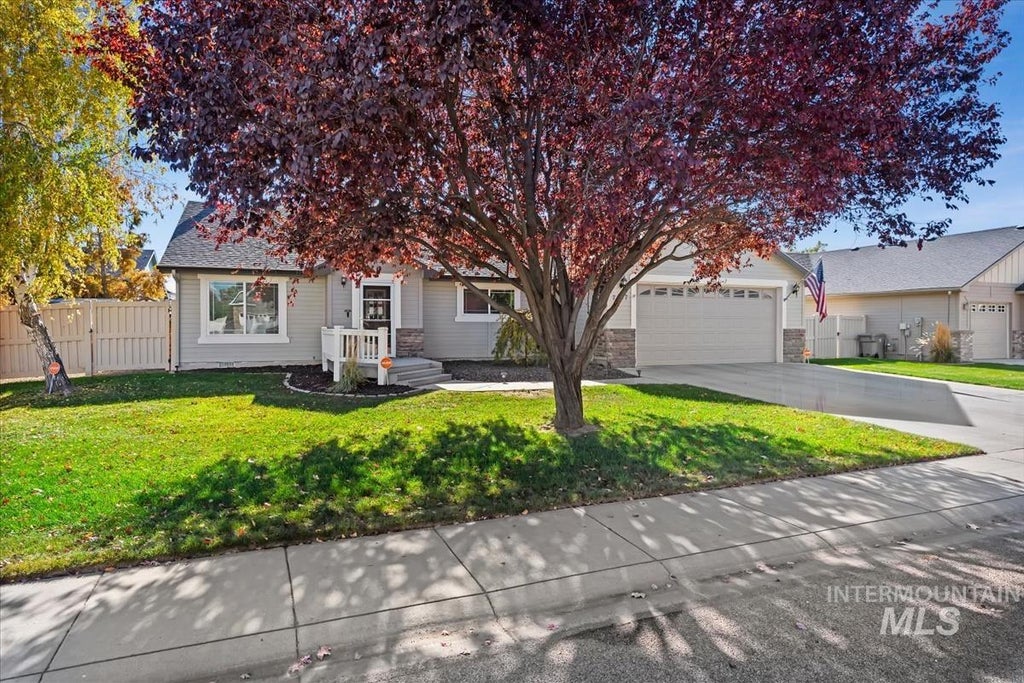 Photo of 2397 W Lincoln Ave, Nampa, ID 83686 (MLS # 99005172)