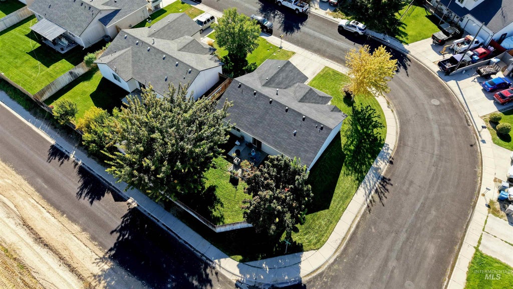 Photo of 1614 S Woodland Dr, Nampa, ID 83646 (MLS # 99000740)