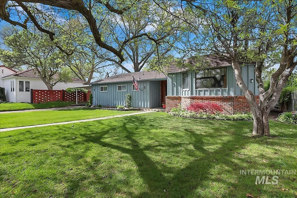 Photo of 1100 Grant St, Caldwell, ID 83605 (MLS # 98983478)