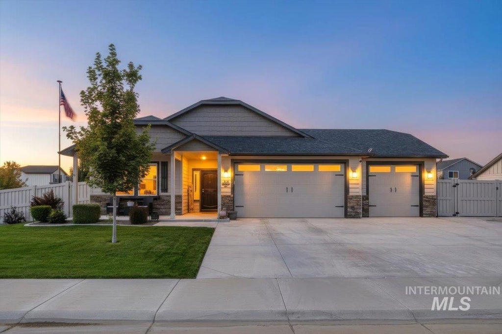 Photo of 11444 Queensland Dr, Caldwell, ID 83605 (MLS # 99002083)