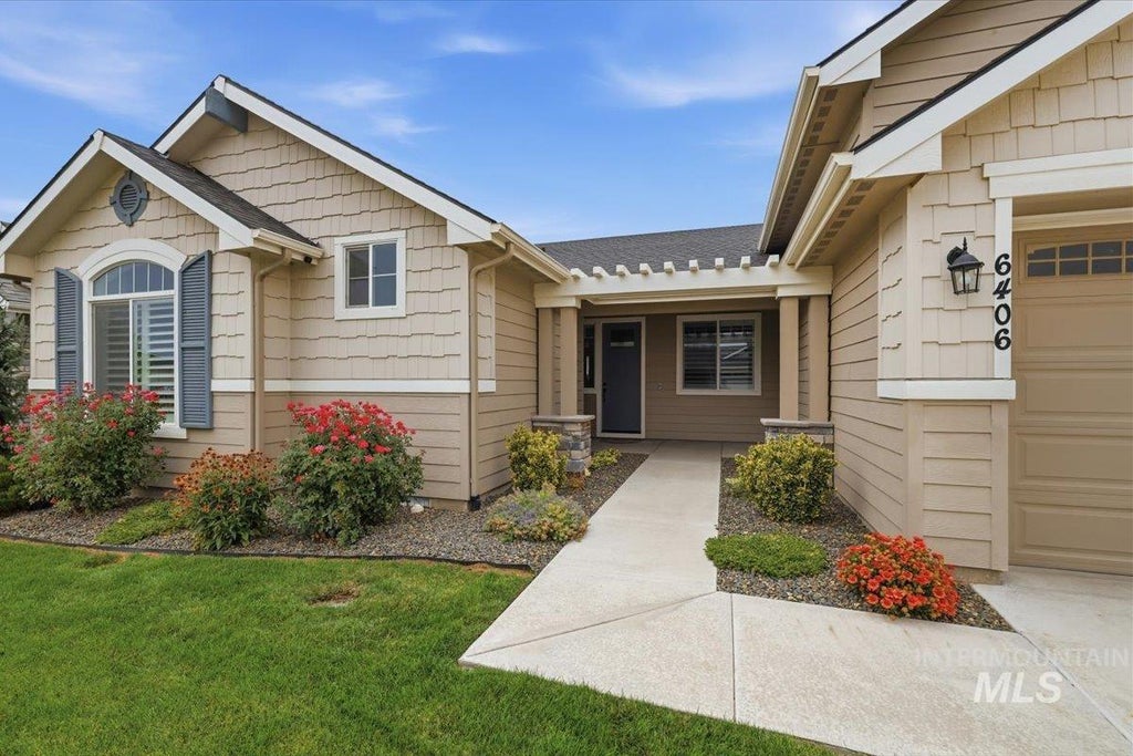 Photo of 6406 E Canyon Crossing Dr, Nampa, ID 83687 (MLS # 98999449)