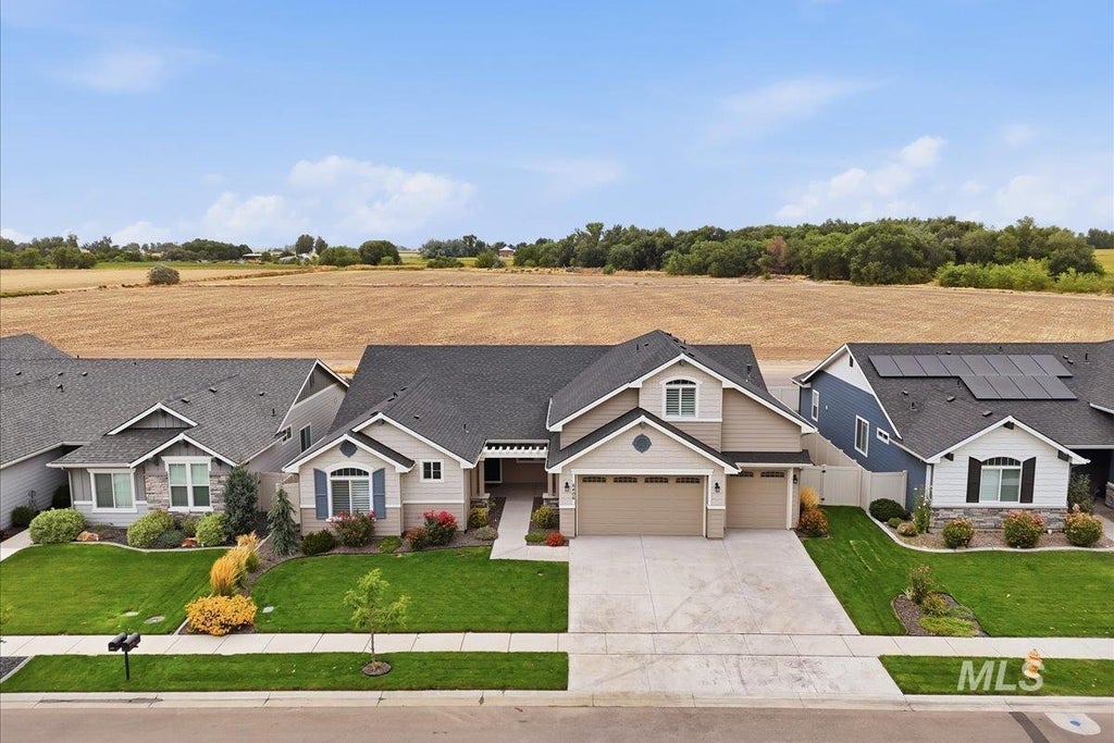Photo of 6406 E Canyon Crossing Dr, Nampa, ID 83687 (MLS # 98999449)