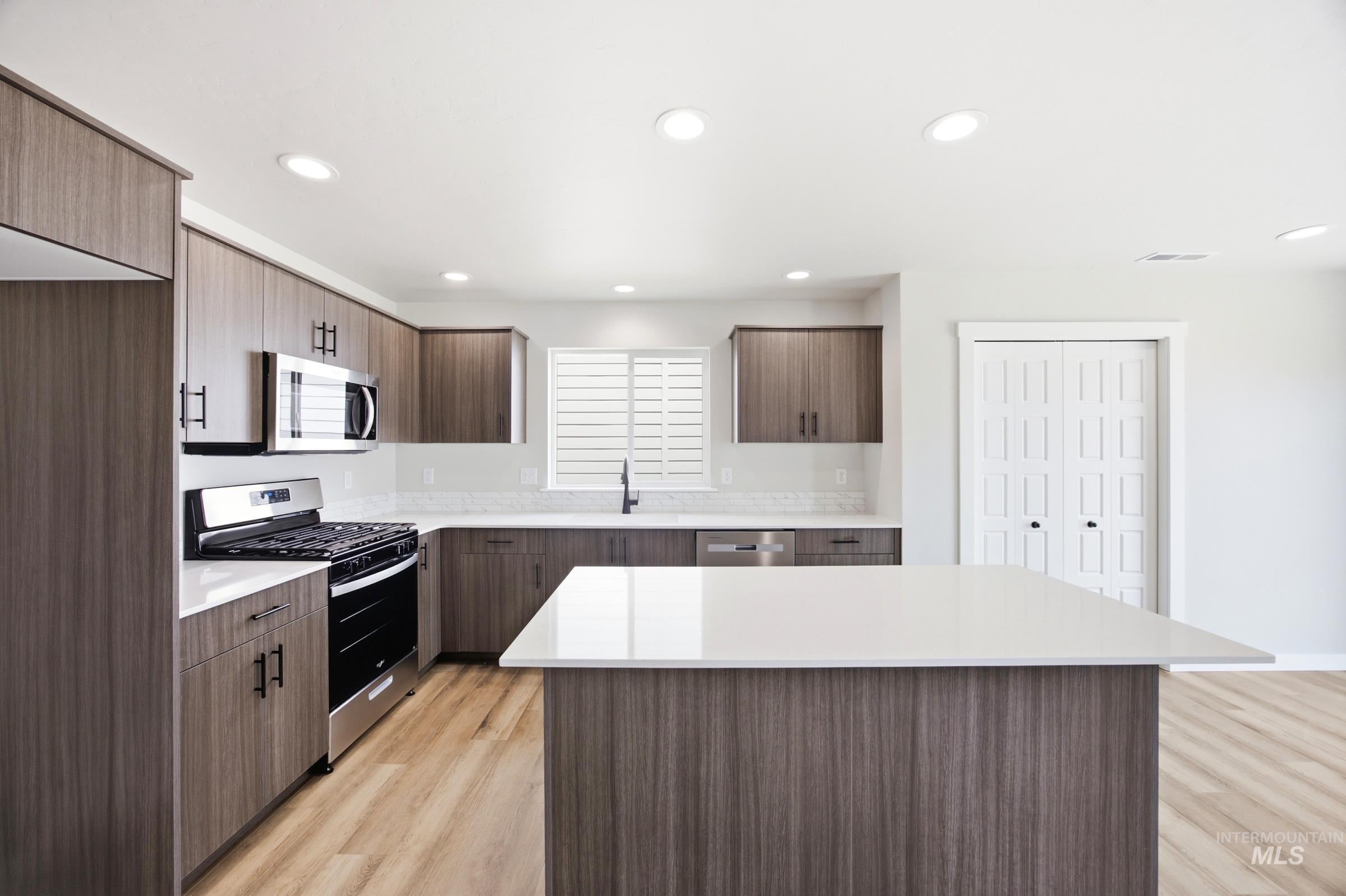 2340 W Red Jasper Dr