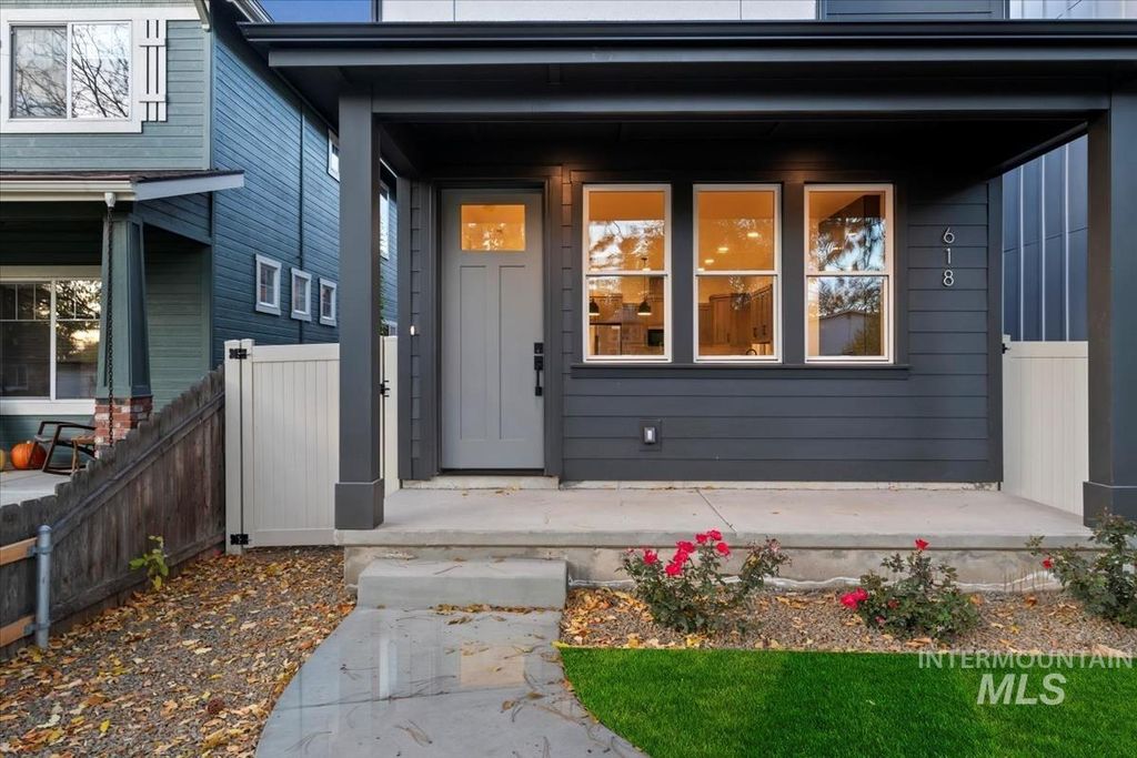 Photo of 618 E Krall St, Boise, ID 83712 (MLS # 98966635)