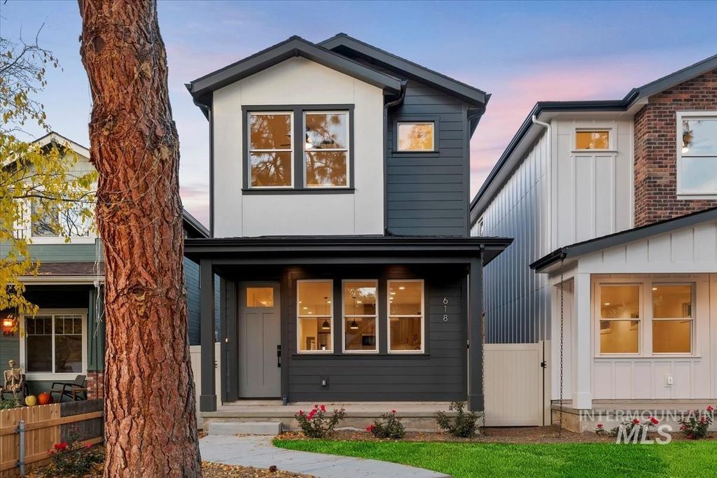 Photo of 618 E Krall St, Boise, ID 83712 (MLS # 98966635)