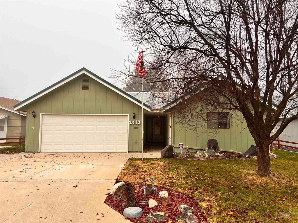 Photo of 2412 Robert Ave, Caldwell, ID 83605 (MLS # 98968668)