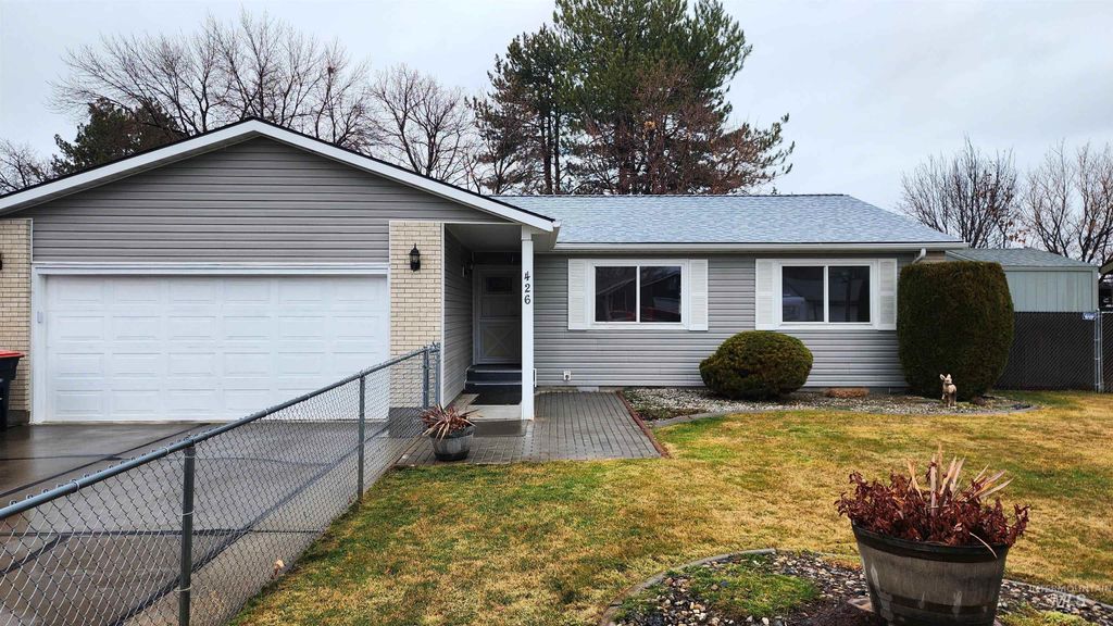 Photo of 426 Ridgeway Drive, Twin Falls, ID 83301 (MLS # 98979233)