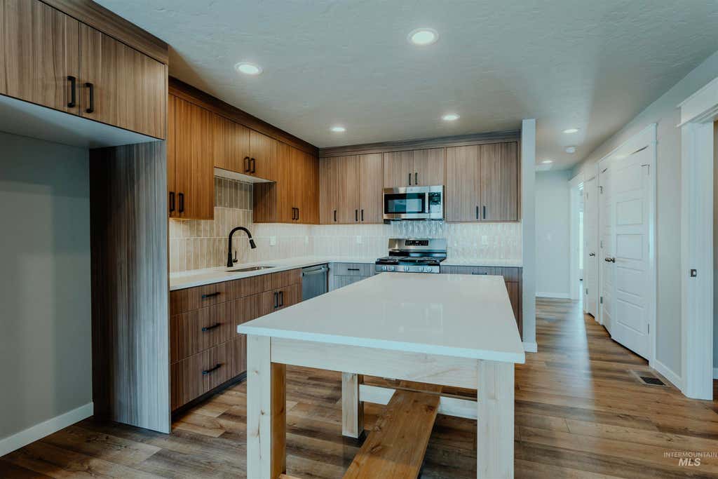 Photo of 1233 Phillips Circle, Ontario, OR 97914 (MLS # 98995988)
