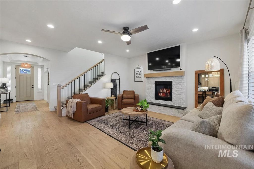 Photo of 6092 S Thumbelina Ave, Meridian, ID 83642 (MLS # 98976503)