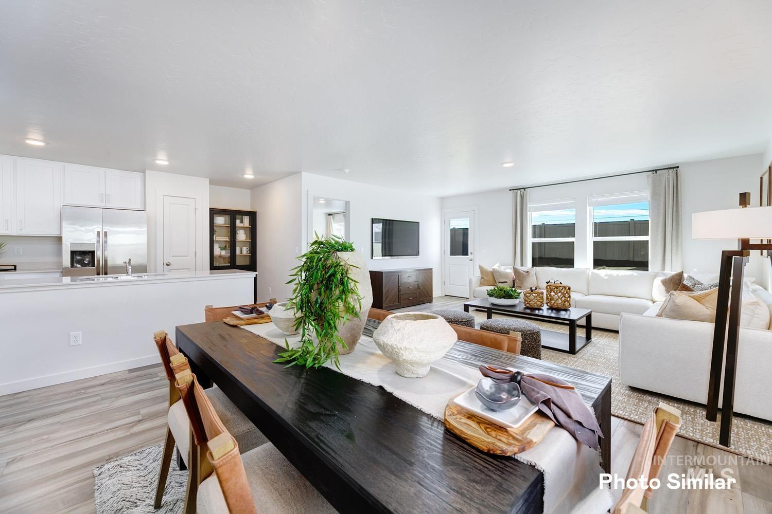 18458 N Sparkleberry Ave