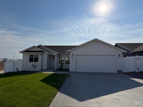 Photo of 848 N 5th St, Nyssa, OR 97913 (MLS # 98993798)