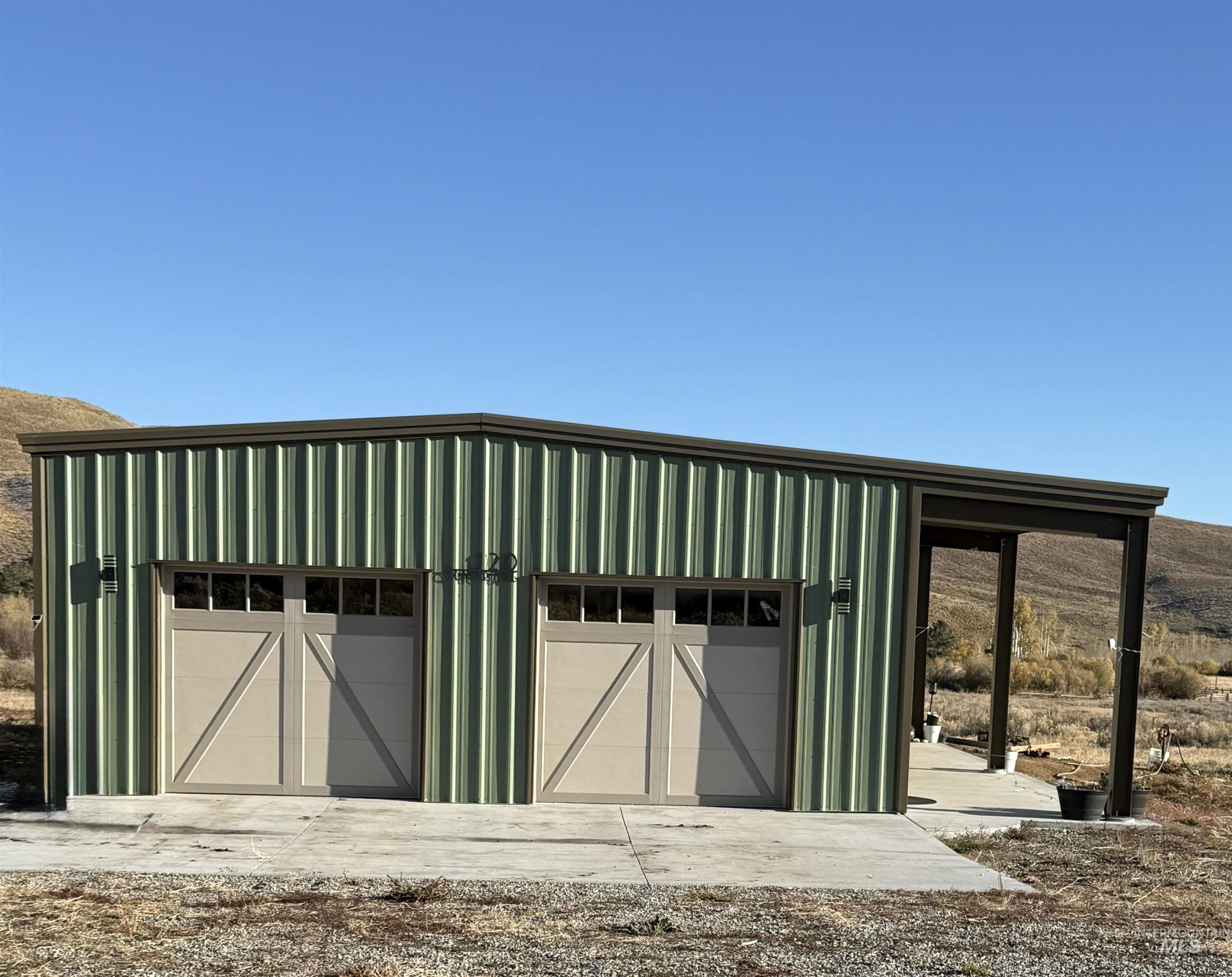 front of house from driveway