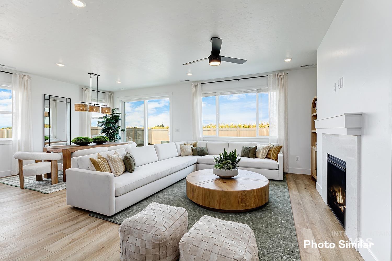 7049 N Daisy Teal Ave