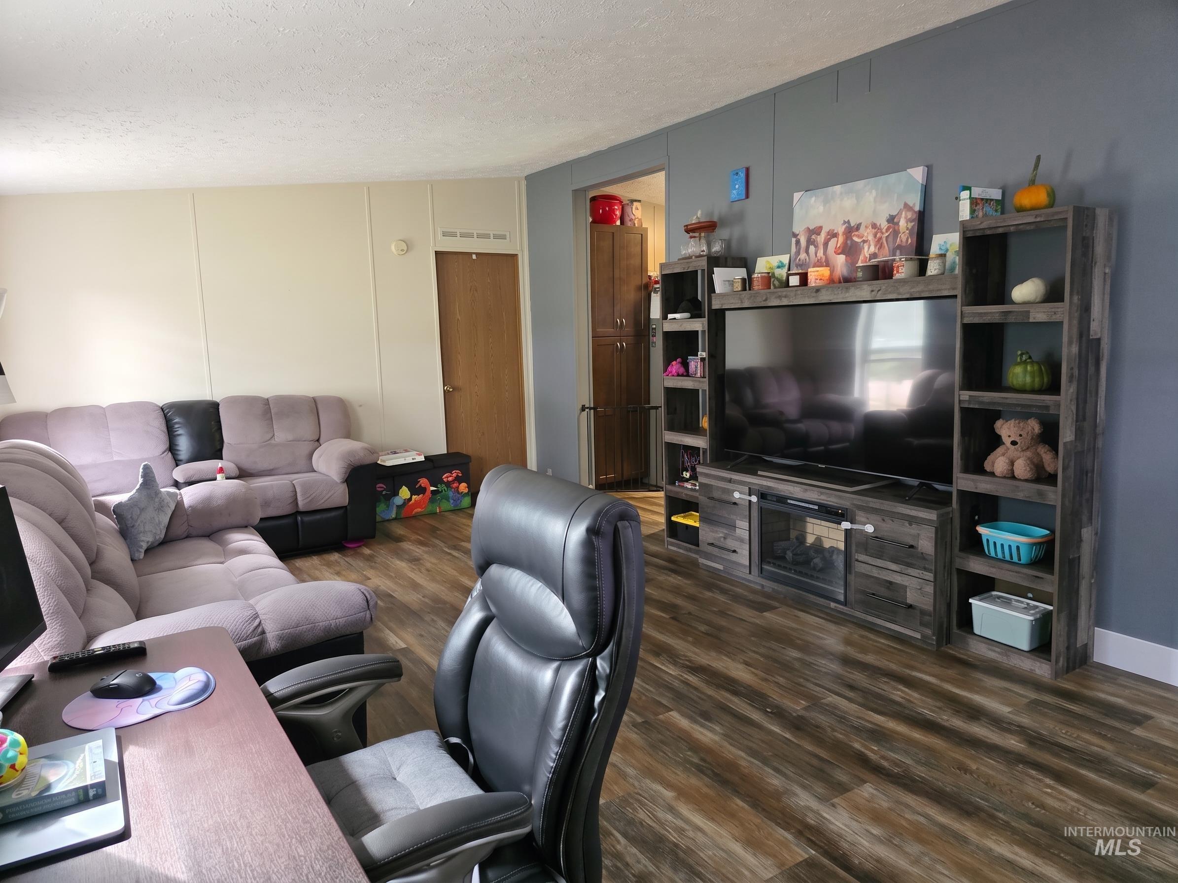 13821 Gary Ln