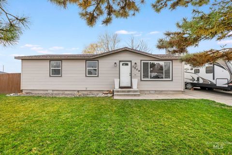 Photo of 1509 Aspen St, Twin Falls, ID 83301 (MLS # 98967973)