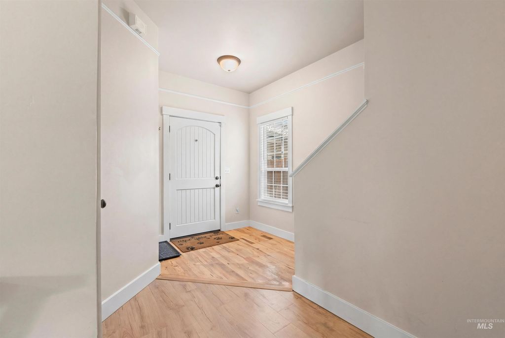 Photo of 2586 N Mitchell St, Boise, ID 83704 (MLS # 98973010)