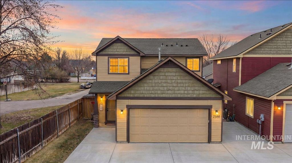 Photo of 2586 N Mitchell St, Boise, ID 83704 (MLS # 98973010)