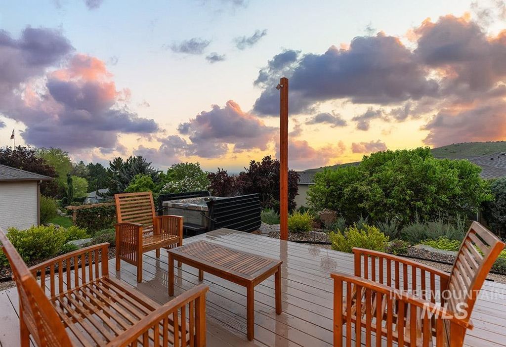 Photo of 4163 N La Fontana Way, Boise, ID 83702 (MLS # 98982387)