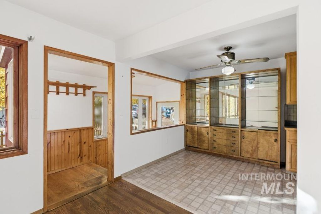 Photo of 912 Lewis St, Moscow, ID 83843 (MLS # 98966432)