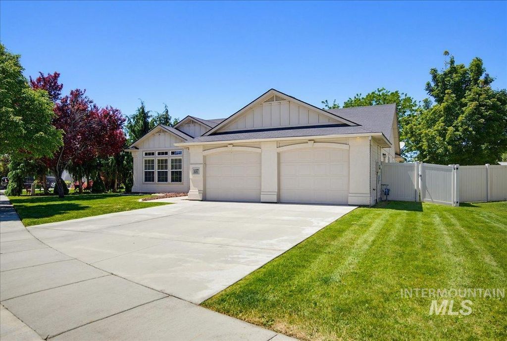 Photo of 14357 N Acapulco Way, Nampa, ID 83651 (MLS # 98987493)