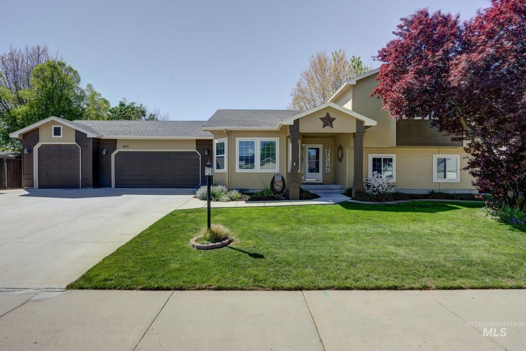 Photo of 433 E Wakely Street, Meridian, ID 83646 (MLS # 98983972)