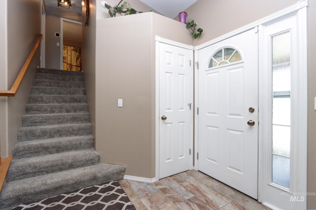 Photo of 433 E Wakely Street, Meridian, ID 83646 (MLS # 98983972)