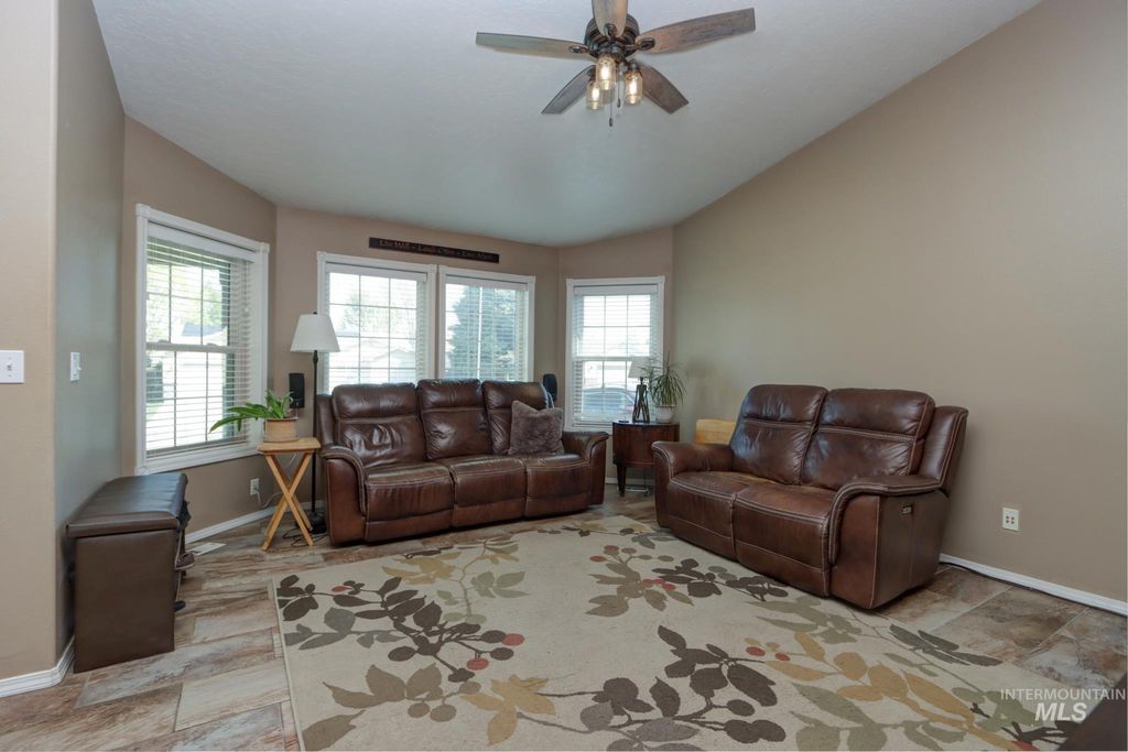 Photo of 433 E Wakely Street, Meridian, ID 83646 (MLS # 98983972)