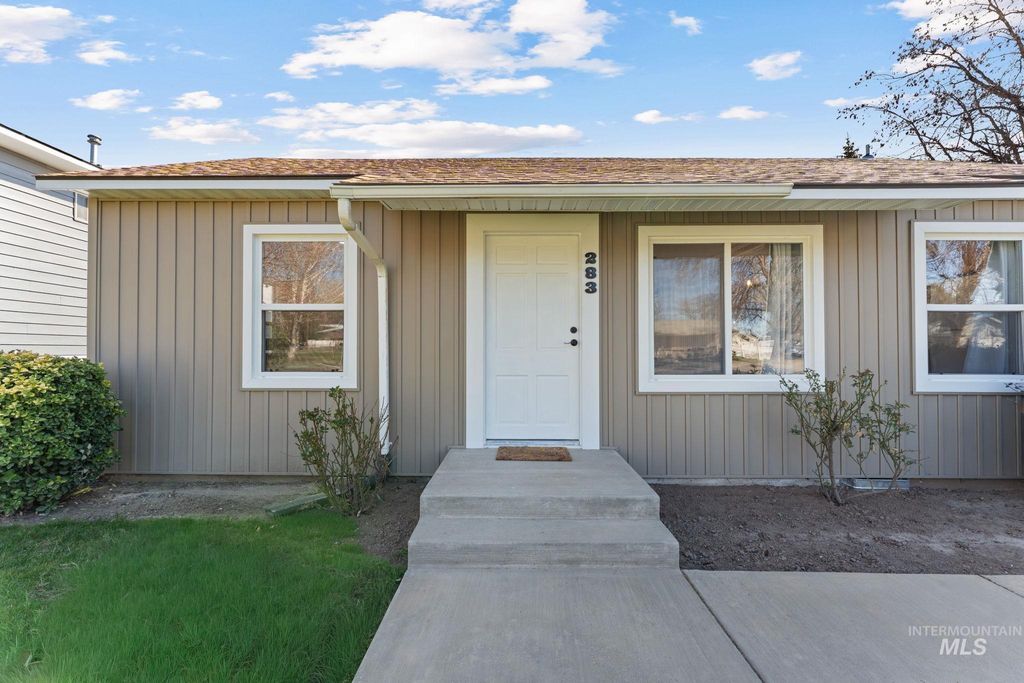 Photo of 283 E Ave. B, Wendell, ID 83355 (MLS # 98979780)