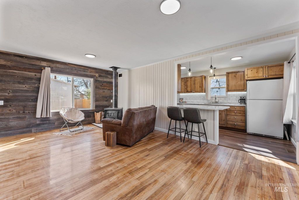 Photo of 283 E Ave. B, Wendell, ID 83355 (MLS # 98979780)