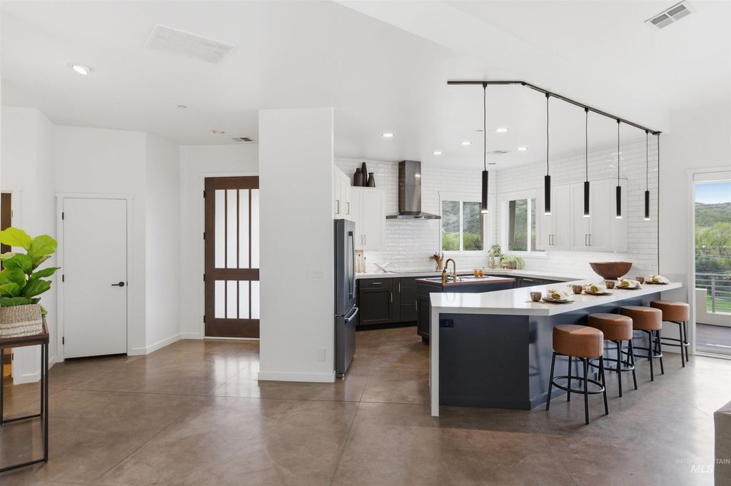 Photo of 4275 N 36th Street, Boise, ID 83703 (MLS # 98981523)