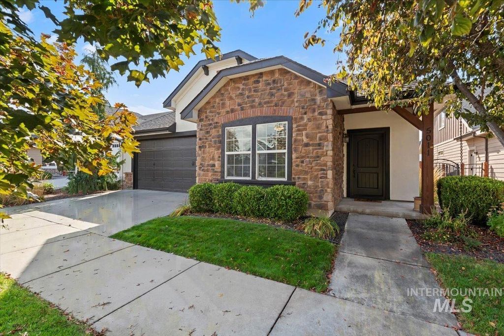 Photo of 5011 W Clear Field, Eagle, ID 83616 (MLS # 98963728)