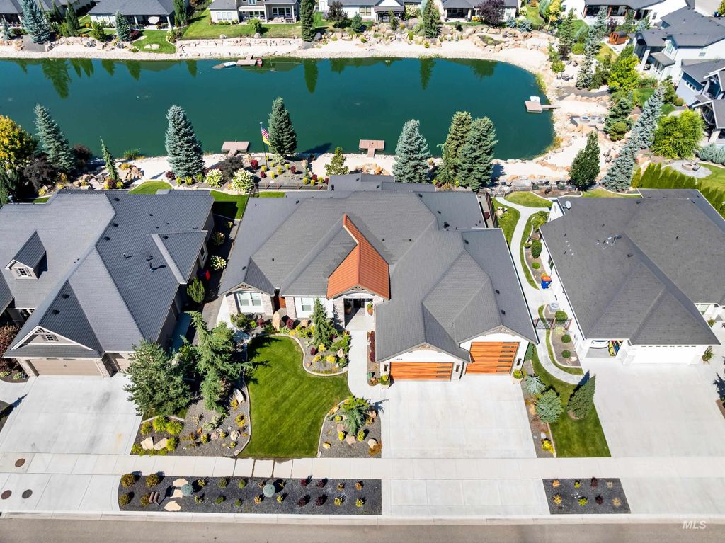 Photo of 1494 N Longhorn Ave, Eagle, ID 83616 (MLS # 98967560)