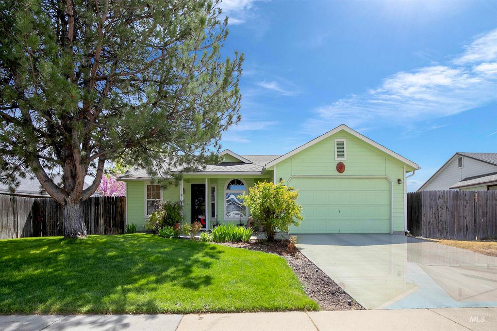 Photo of 1707 Silver Loop, Nampa, ID 83686 (MLS # 98990968)