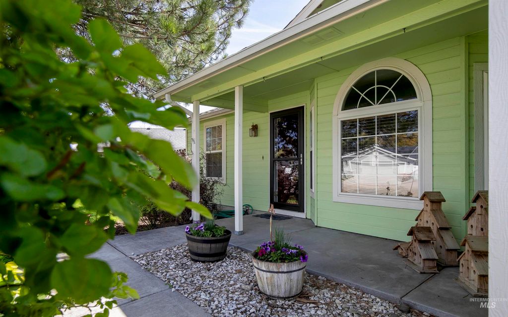 Photo of 1707 Silver Loop, Nampa, ID 83686 (MLS # 98990968)