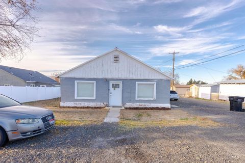 Photo of 714 Linden Street, Buhl, ID 83316 (MLS # 98967959)