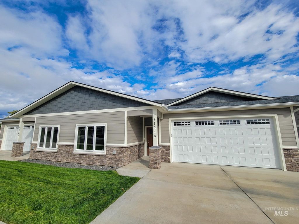 Photo of 2103 Alder #B, Lewiston, ID 83501 (MLS # 98940563)
