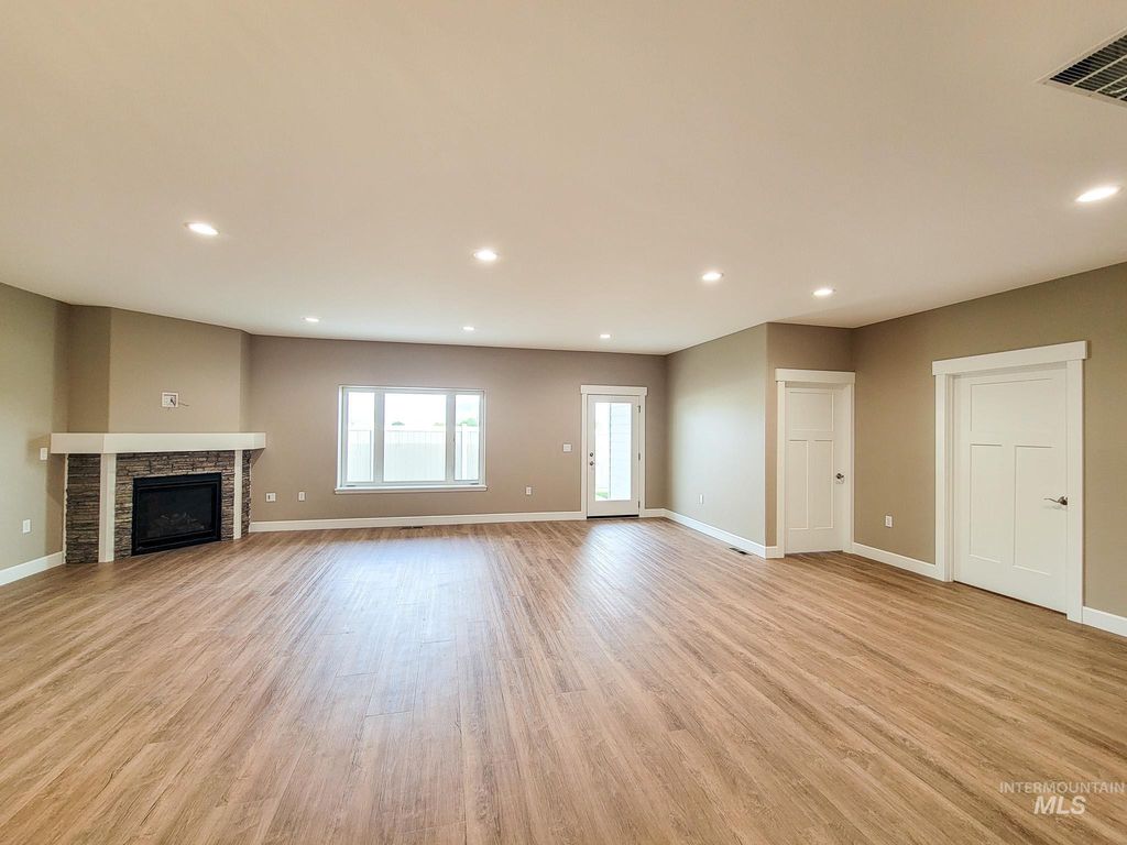 Photo of 2103 Alder #B, Lewiston, ID 83501 (MLS # 98940563)