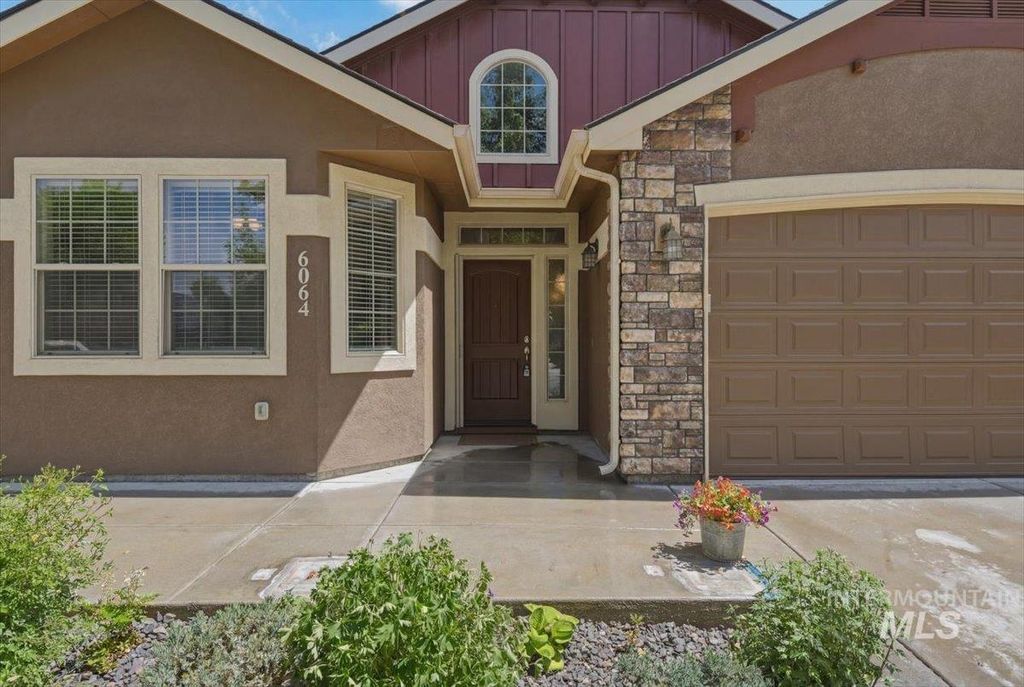 Photo of 6064 N Saguaro Hills Ave, Meridian, ID 83646 (MLS # 98986057)
