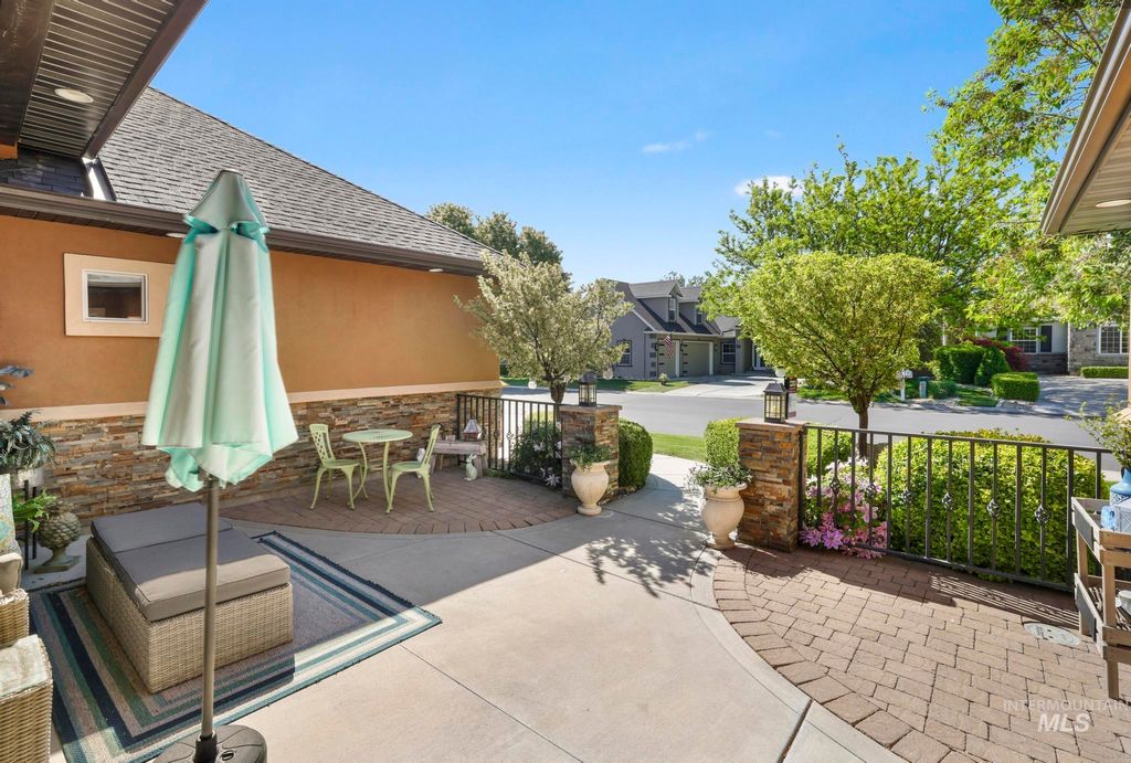 Photo of 675 Canyon Park Ave, Twin Falls, ID 83301 (MLS # 98983208)