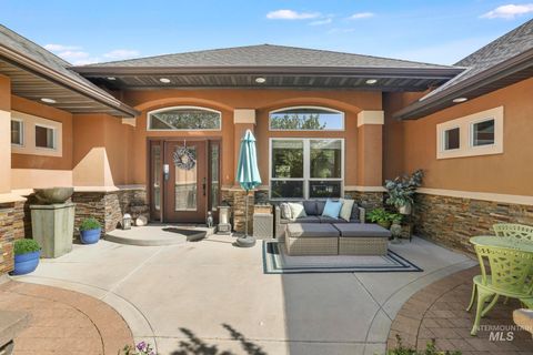Photo of 675 Canyon Park Ave, Twin Falls, ID 83301 (MLS # 98983208)